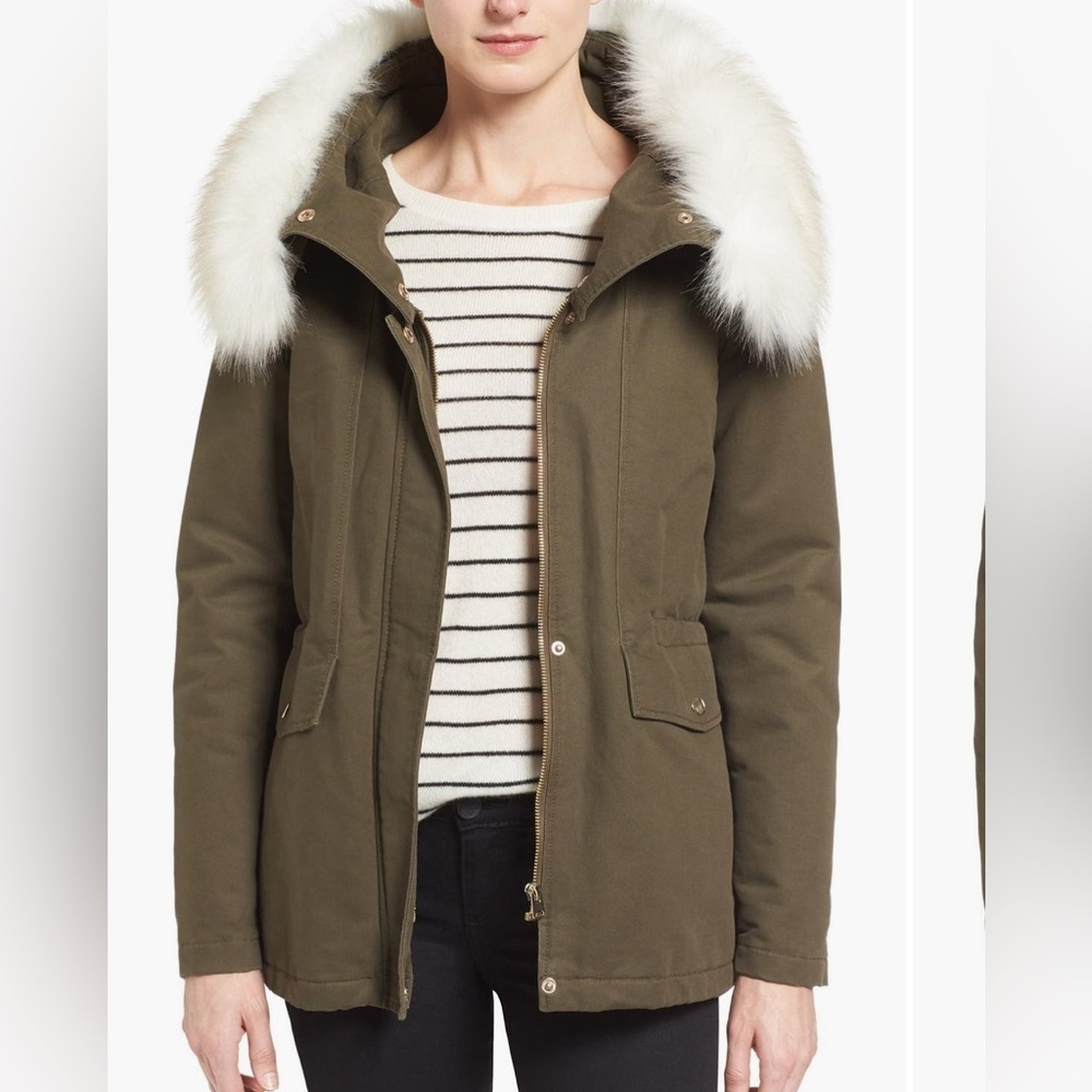 T Tahari “Jackie” hooded anorak with removable faux fur trim Size :L